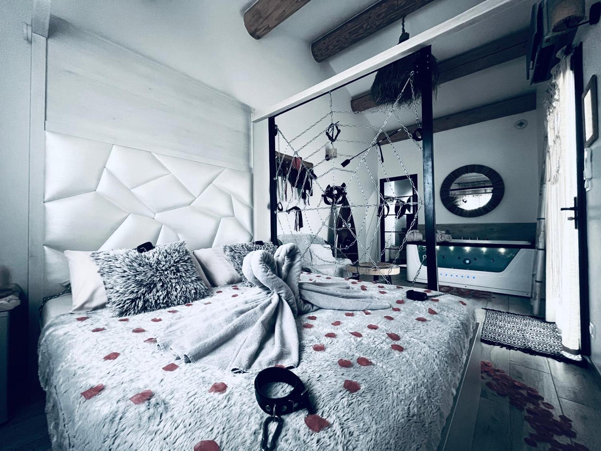 Villa Cocoon - Love Room Cocooning & 50 Nuances Cuges-les-Pins Buitenkant foto